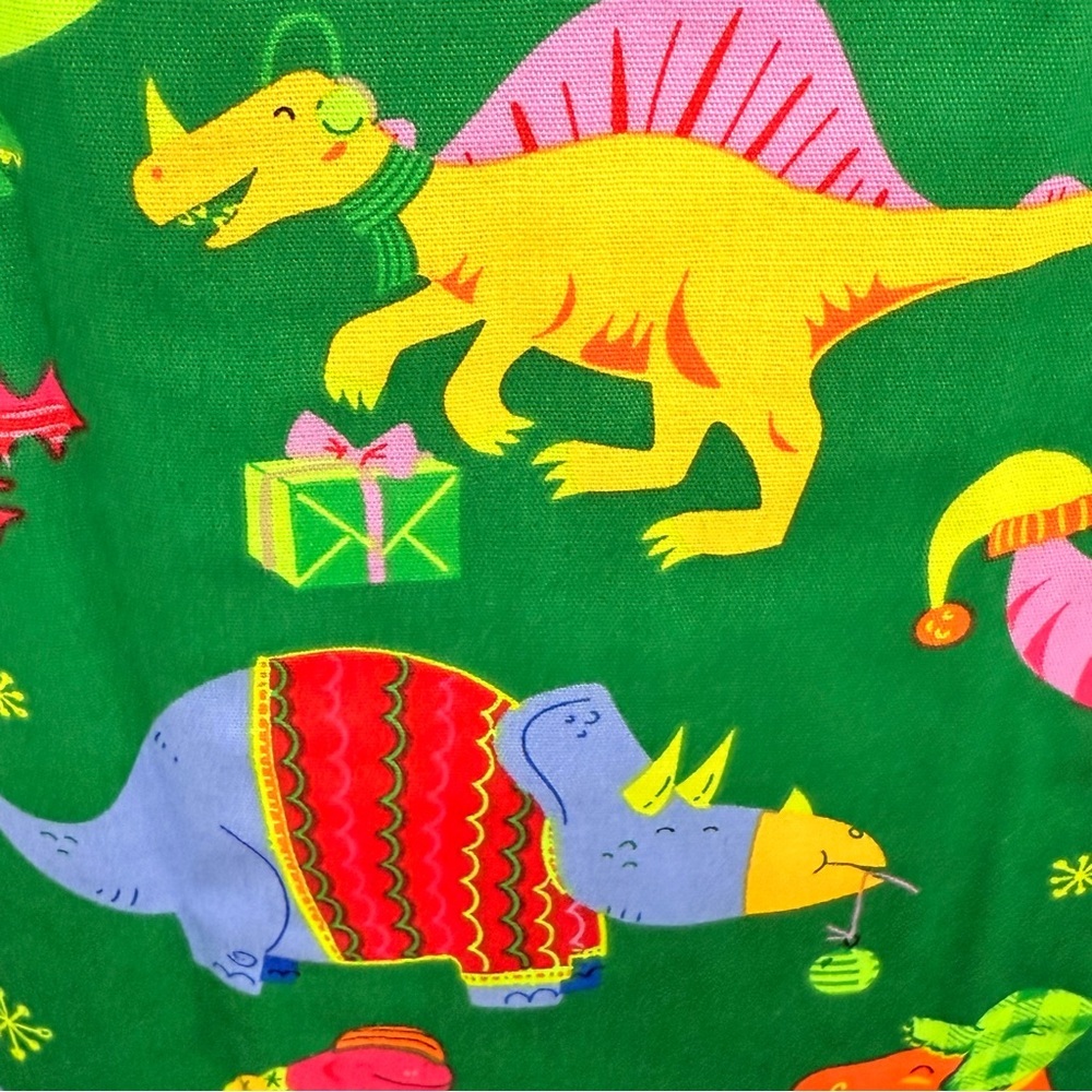 NWT Buttersoft Dinosaur Christmas Scrub M Top Green Holiday Cotton Scrubs Dino - Picture 6 of 9